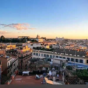 Spanish Steps View Apartment